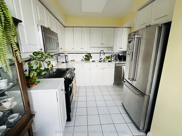 1 Palace Pier Ct #304 — Photo 11