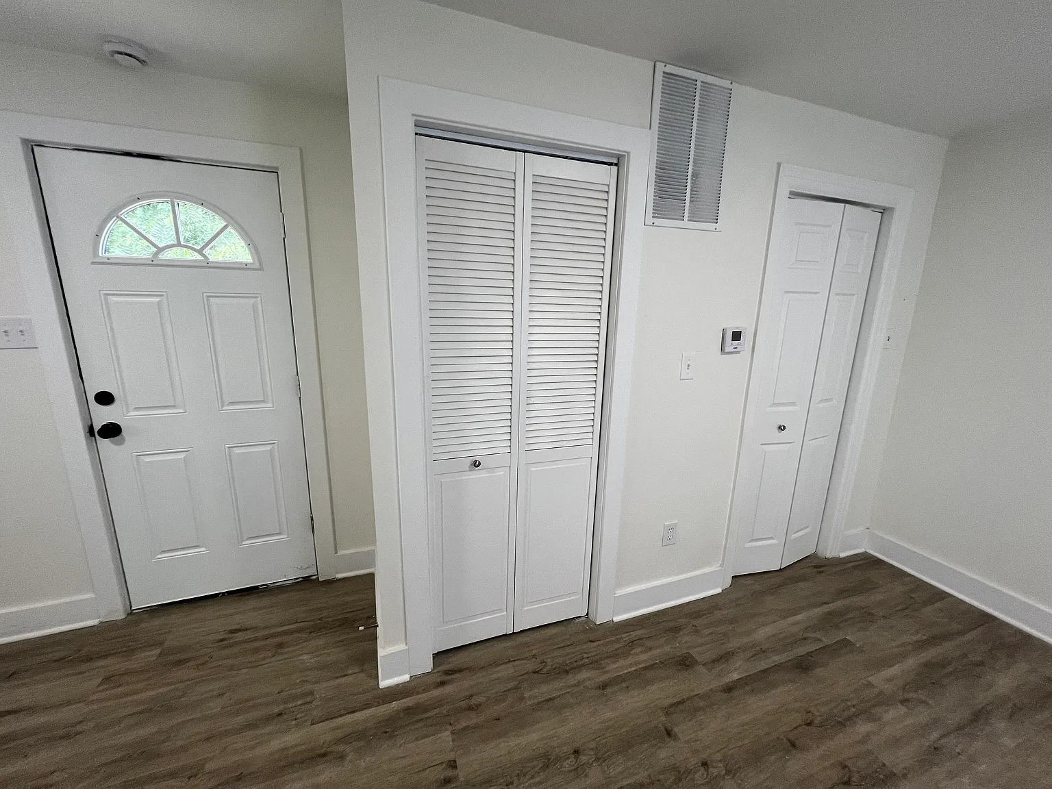 Studio, 800 sqft, $800 — Photo 4