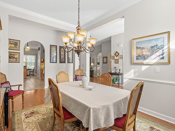 4th image of 1149 N Blackmoor Dr.