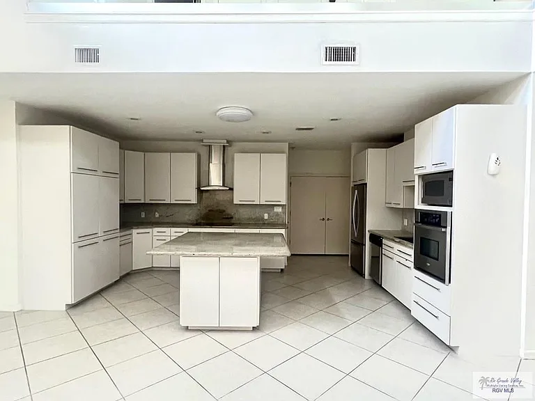 2950 McAllen Rd #6 — Photo 5