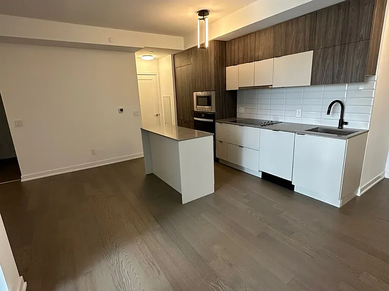 8888 Yonge St #326 — Photo 6