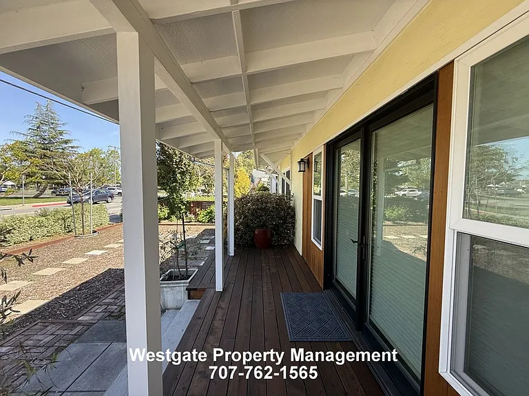 220 Payran St — Photo 5