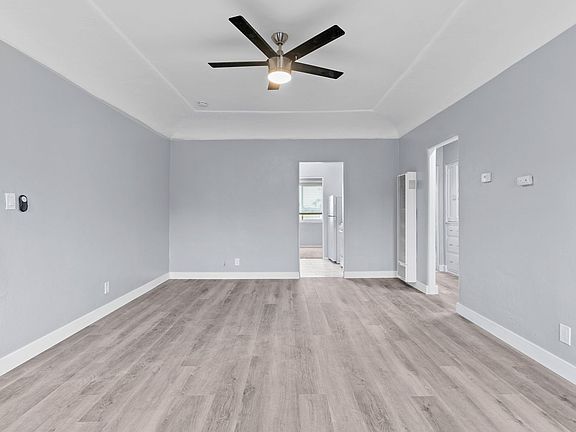 3rd image of 820 Lime Ave APT 6