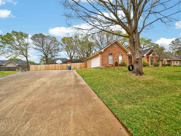 2108 Baylor Dr, Jacksonville, TX 75766