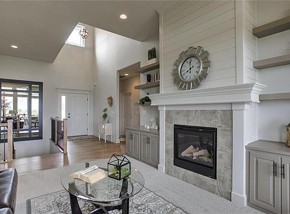 5th image of 4717 NE Saratoga Ct