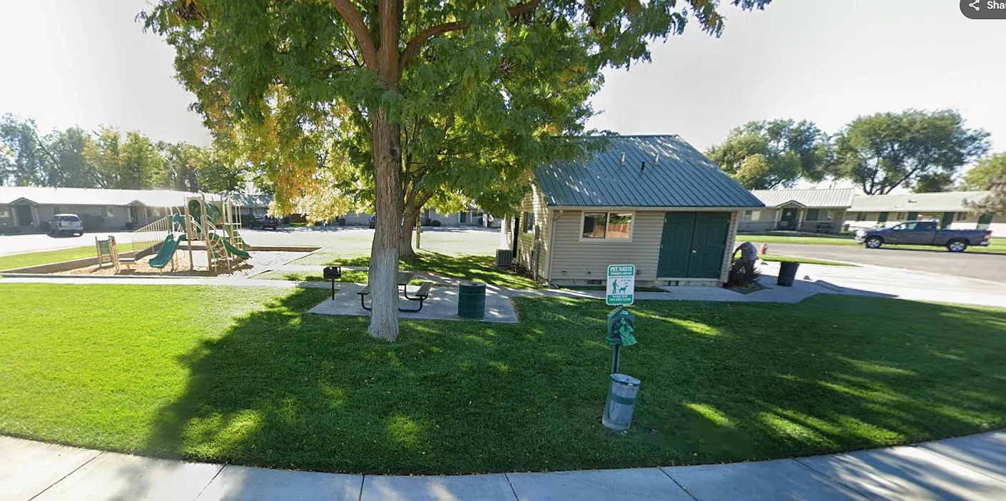 Riverbend Court — Photo 1