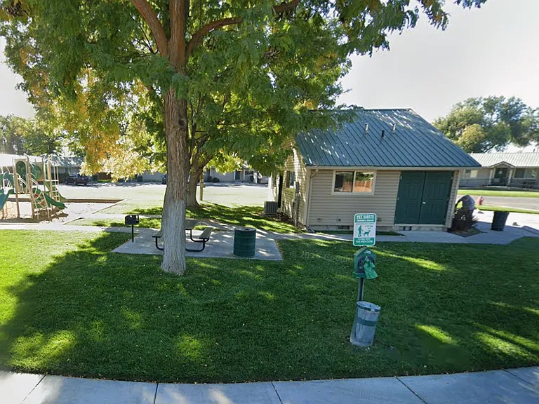 Riverbend Court — Photo 1