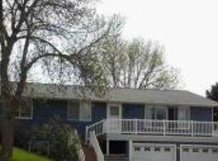 441 Sparks Dr, Granada, MN 56039