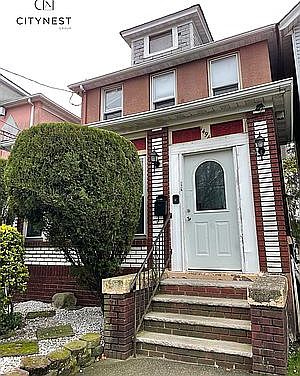 3rd image of 1494 Bay St Floor 2