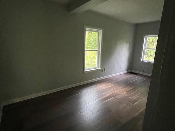 5th image of 3229 N Gladstone Ave