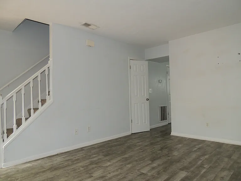 3701 SW 29th Ter #D — Photo 3