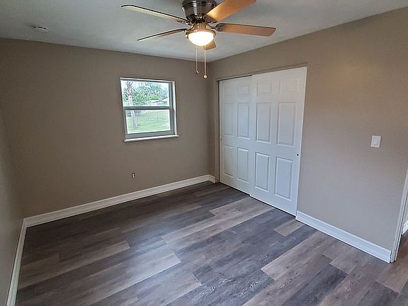 4th image of 1316 Oakwood Dr