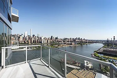 Rented by Space Marketing Shop