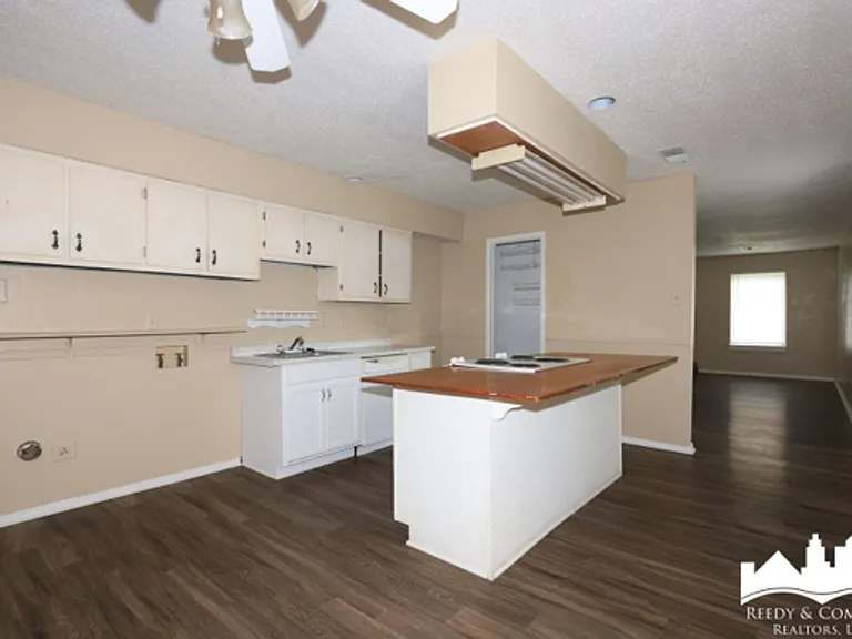 2835 Toehill Cv — Photo 11