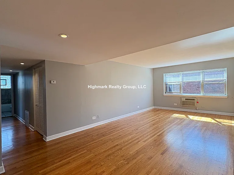 4924 Mulford St #6E — Photo 1
