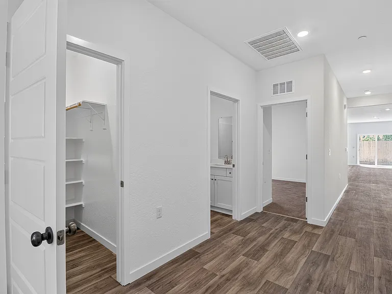 3359 N Contessa Ave — Photo 3
