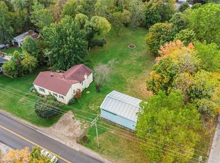 1545 Brock Rd, Hamilton, ON L9H 5E4