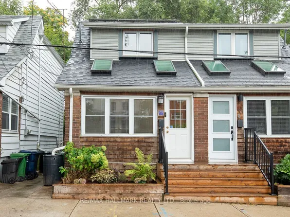 703 Craven Rd, Toronto, ON M4L 2Z7