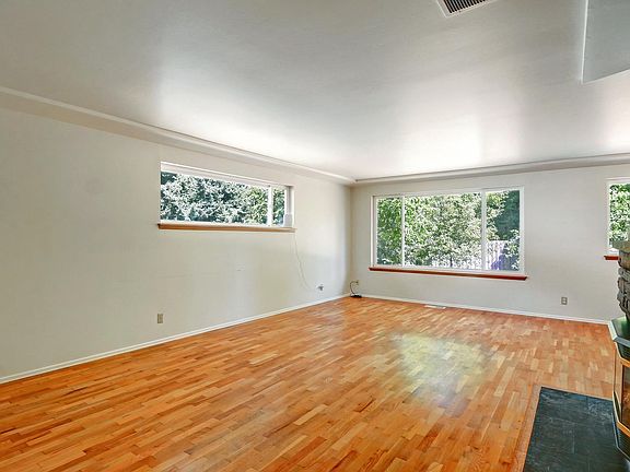 5th image of 23801 111th Pl W