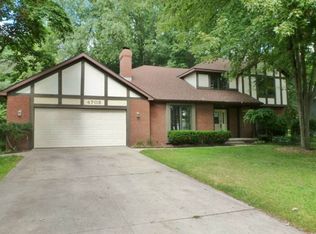 4705 Congress Dr, Midland, MI 48642