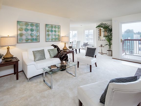 4th image of 490 33rd Ave APT 207