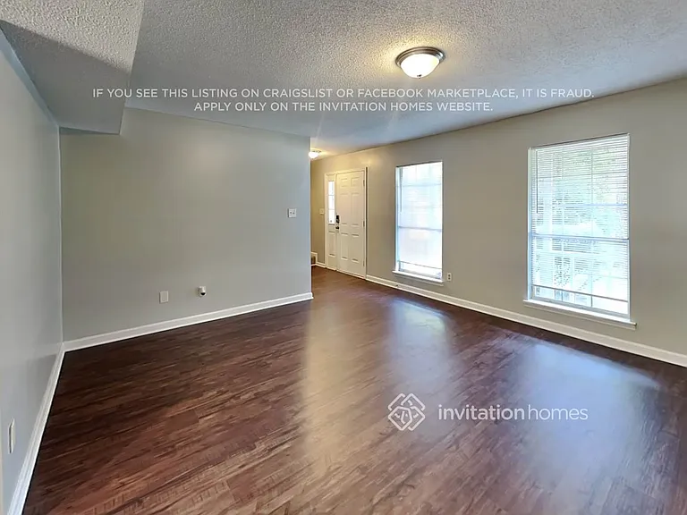 7025 Markway Dr — Photo 4