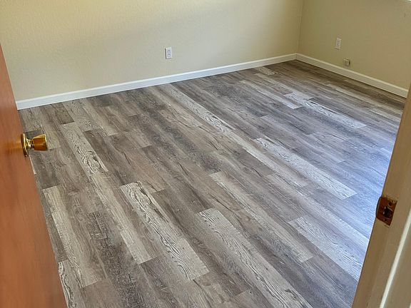 4th image of 2329 Karen Dr #2