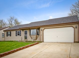 127 Bolz Rd, Carpentersville, IL 60110