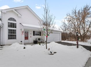 3214 Debra Dr, Island Lake, IL 60042