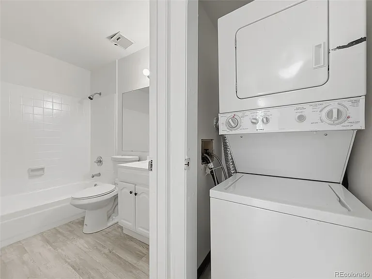 942 S Dearborn Way #10 — Photo 9