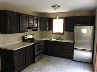 29 Old Amherst Rd, Belchertown, MA 01007