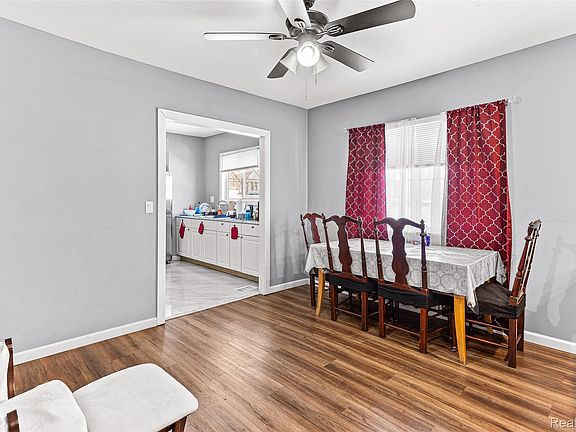 5th image of 9365 Quincy St