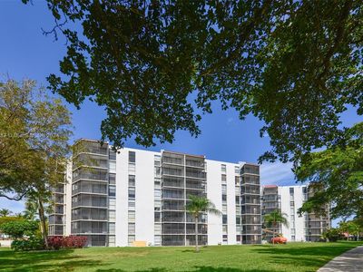 3101 N Country Club Dr APT 709, Aventura, FL, 33180