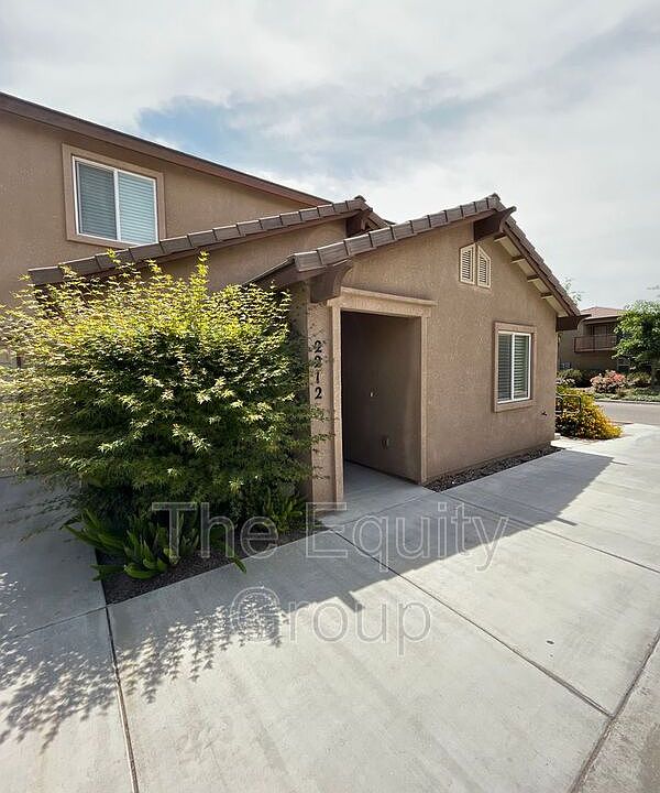 1st image of 2212 W Lark Ave