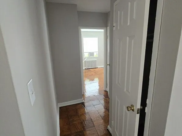 214 Kenilworth Ave Ne