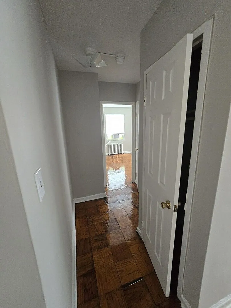 214 Kenilworth Ave NE APT 1B photo 1