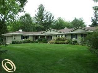 4260 Sandy Ln, Bloomfield Hills, MI 48301