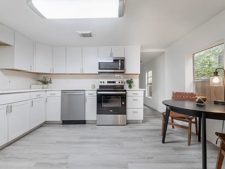 125 Forrest Ave — Photo 5