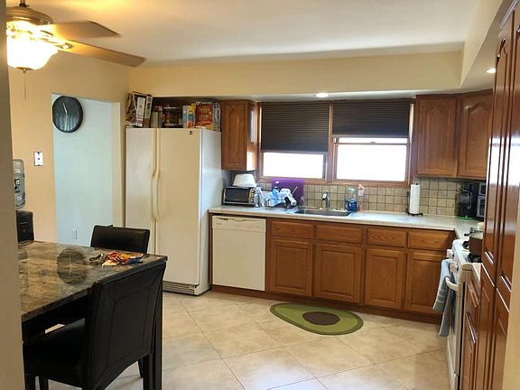 2nd image of 170 Amsterdam Ave Floor 2