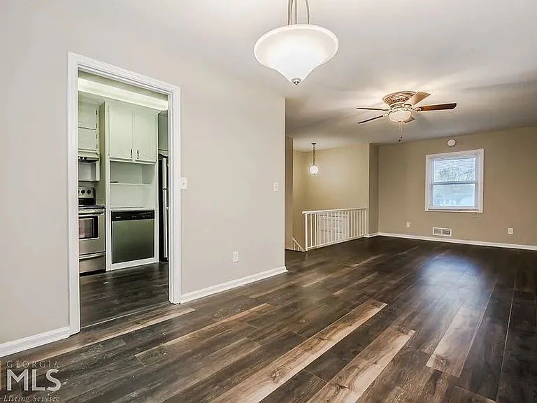 537 Reba Rd — Photo 22
