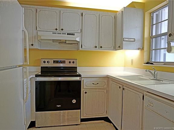 3rd image of 2600 SE Ocean Blvd APT Dd14