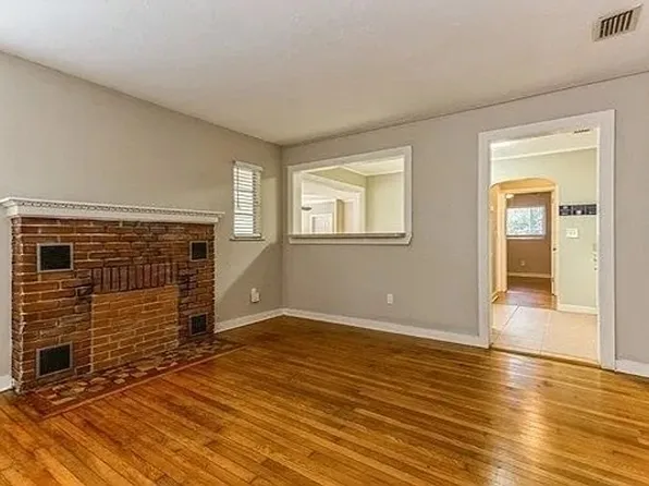6119 38th Ave N APT 4, Saint Petersburg, FL 33710