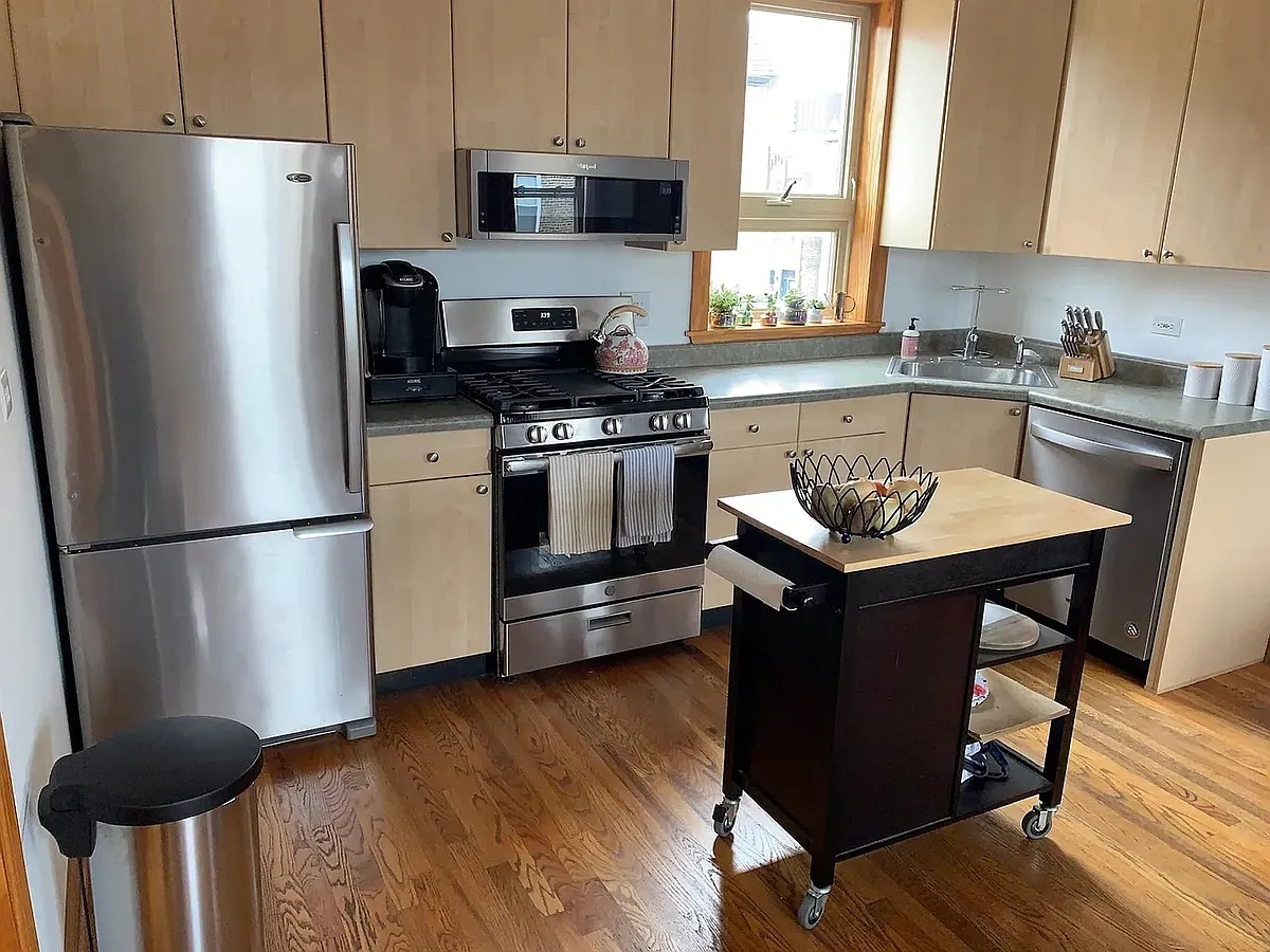 Building Photo - 1363 N Bosworth Ave #5