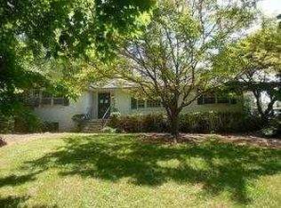 2828 Monticello Dr, Winston Salem, NC 27106