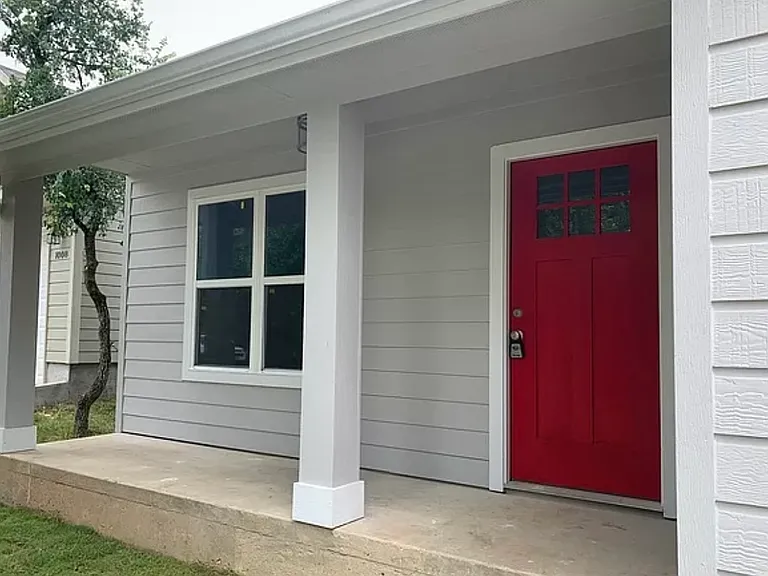 1004 Clyde St — Photo 2