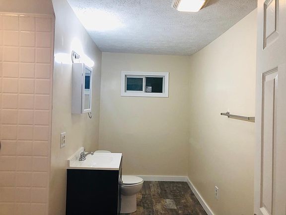 3rd image of 1523 Elwood Ave