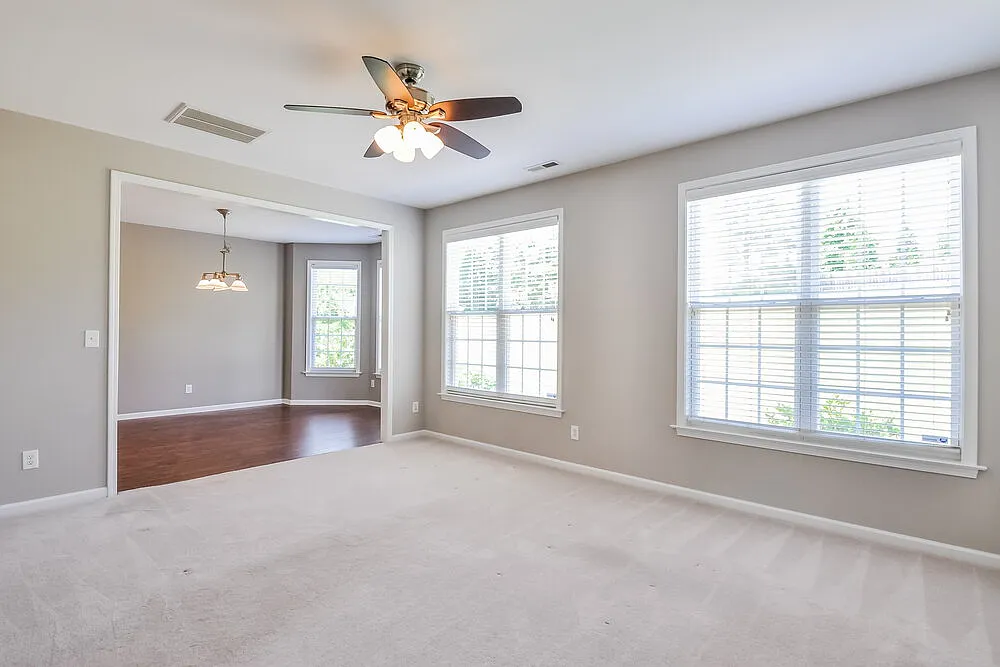 3 bed, 2.5 bath, 1909 sqft, $2,185 — Photo 4