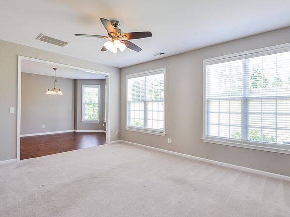 4th image of 353 Collinsworth Dr
