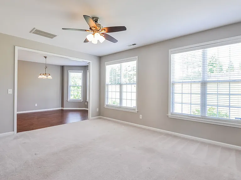 353 Collinsworth Dr — Photo 4