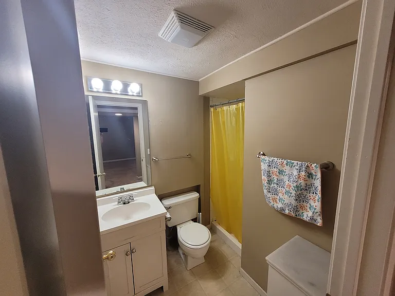 964 S 50th Ave — Photo 10